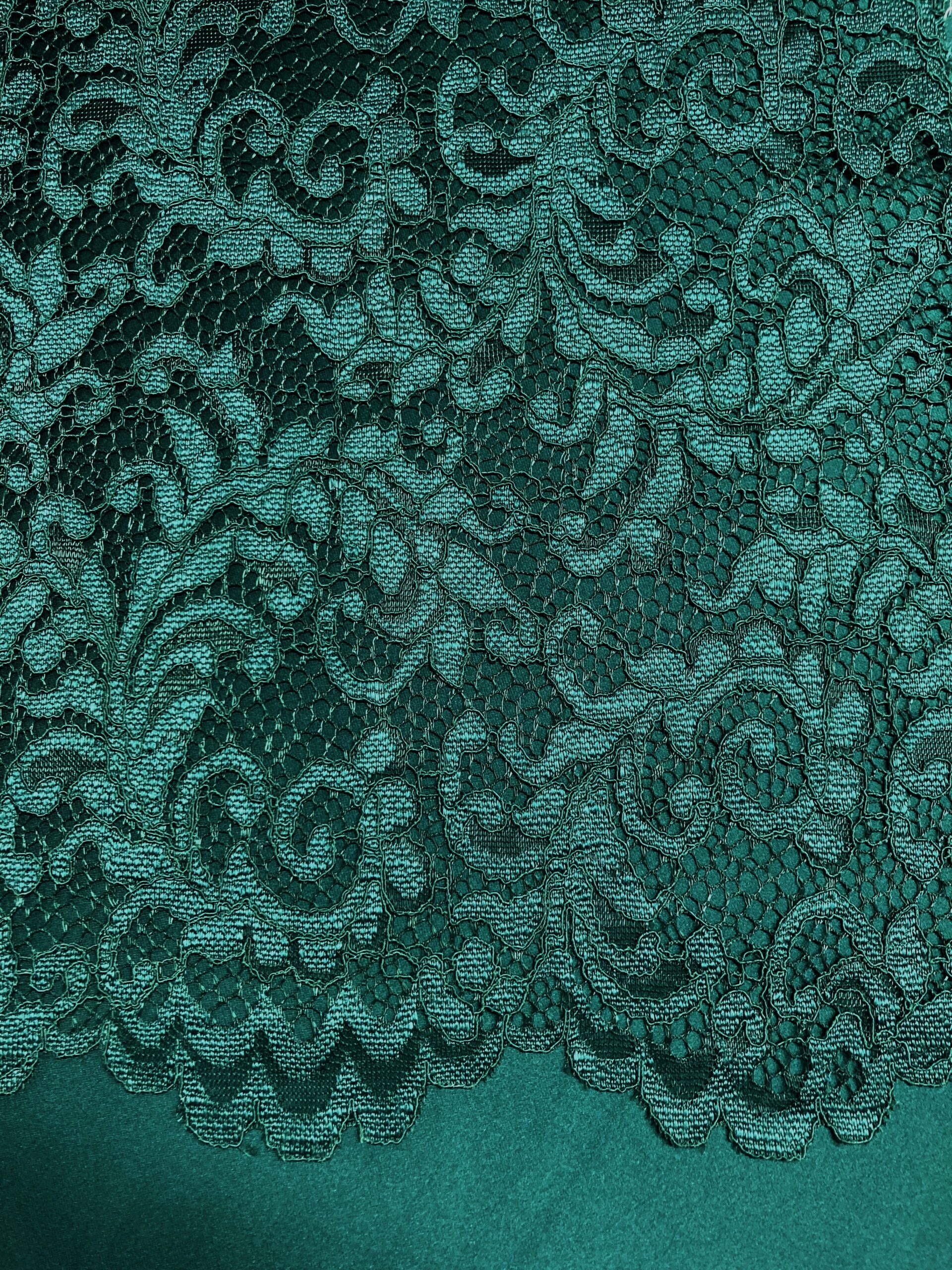 Encaje verde botella