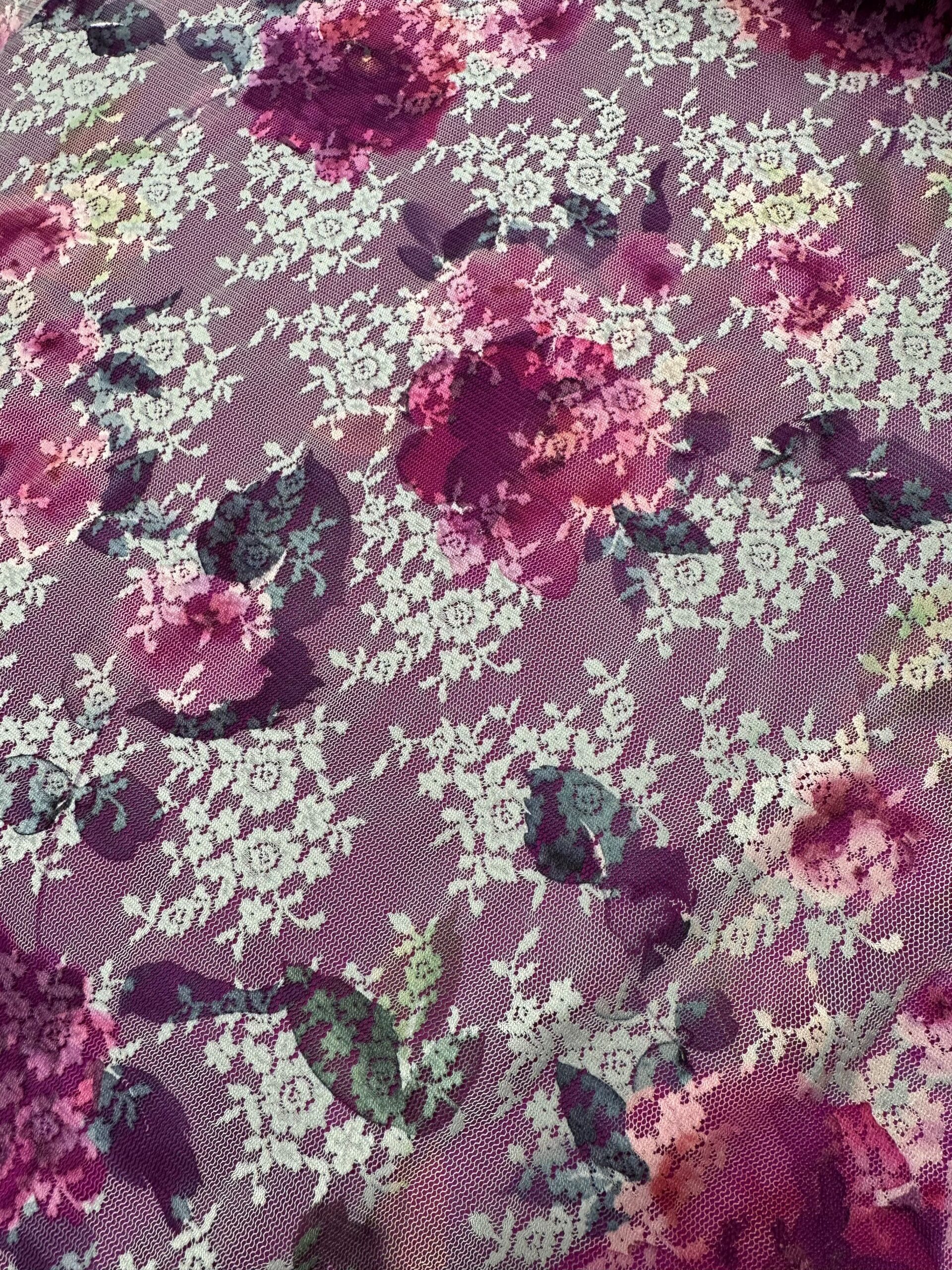 Encaje estampado flores fuxia