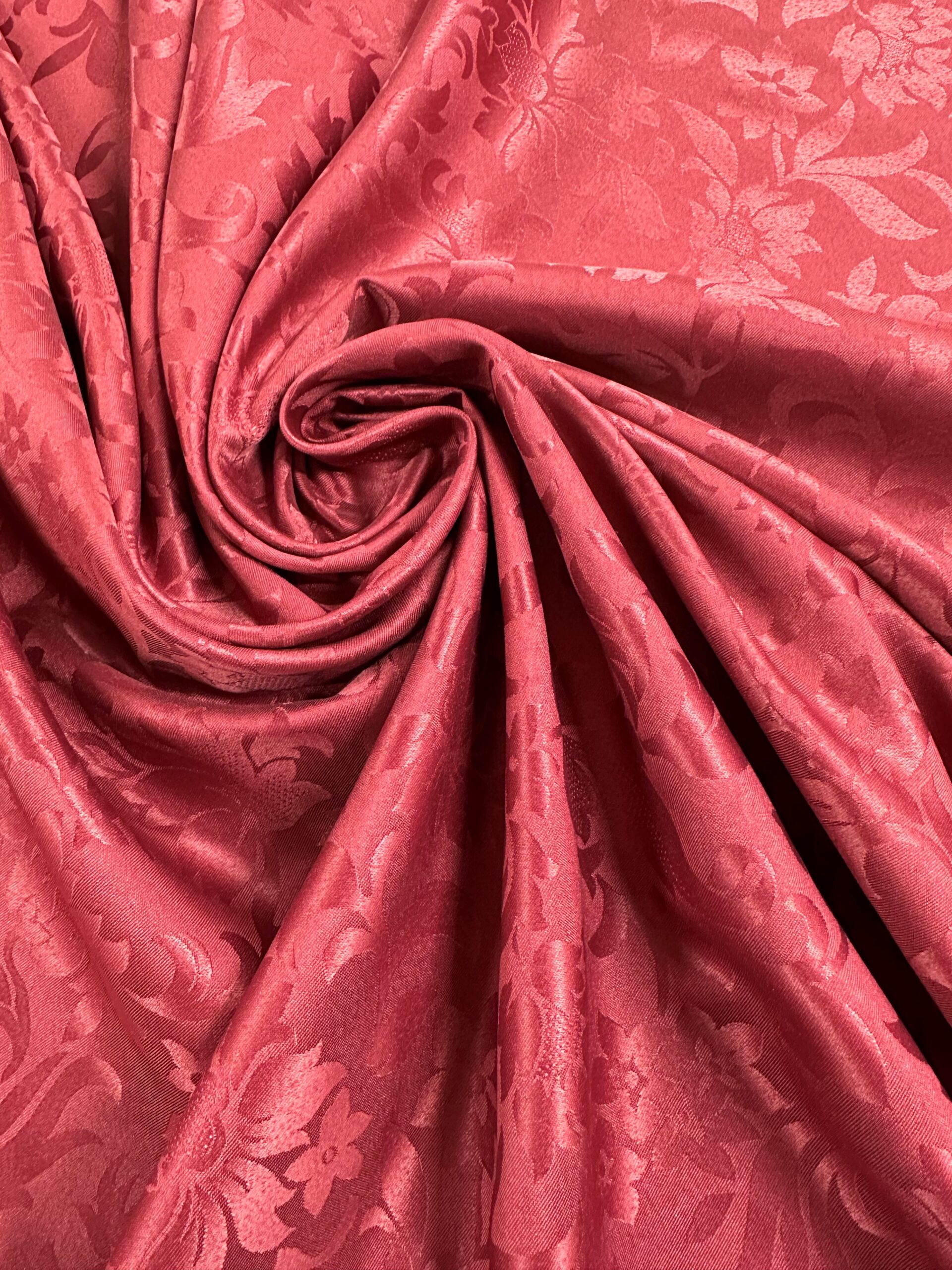 Damasco flores granate