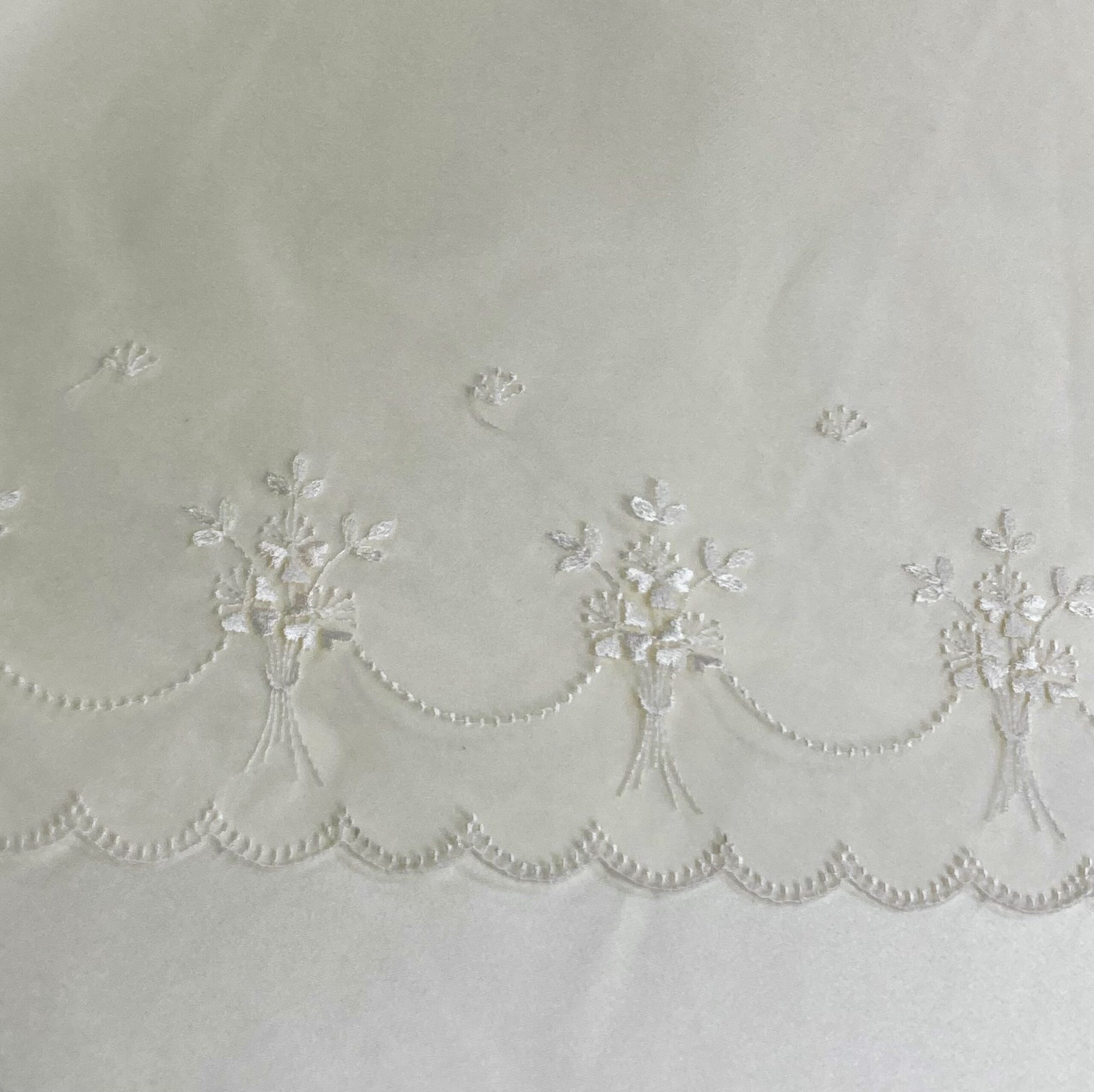 Organza bordada ramo beig