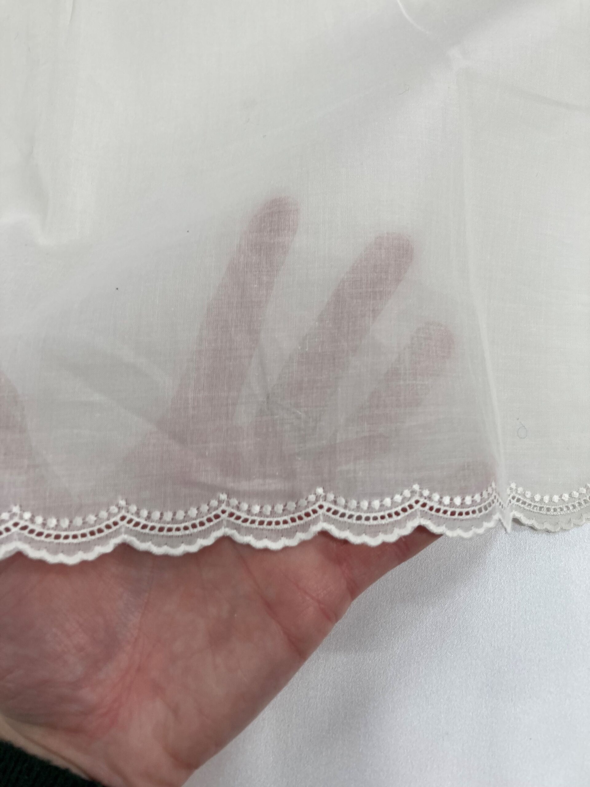 Batista Beig Algodón Bordada Paula