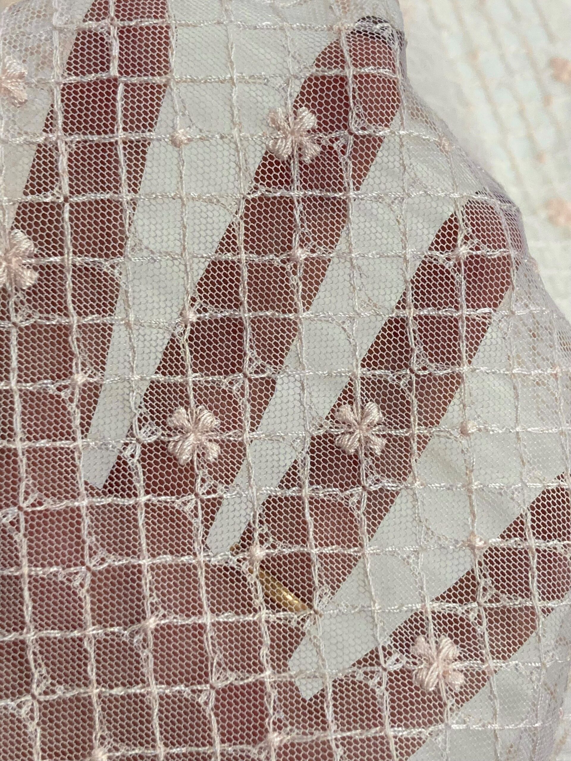 Tul bordado Bora rosa salmón