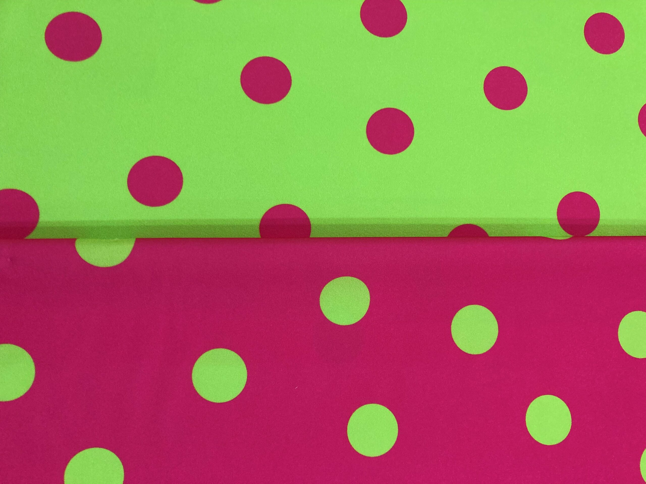 Bielástico gabardina lunar fucsia f.verde fluor