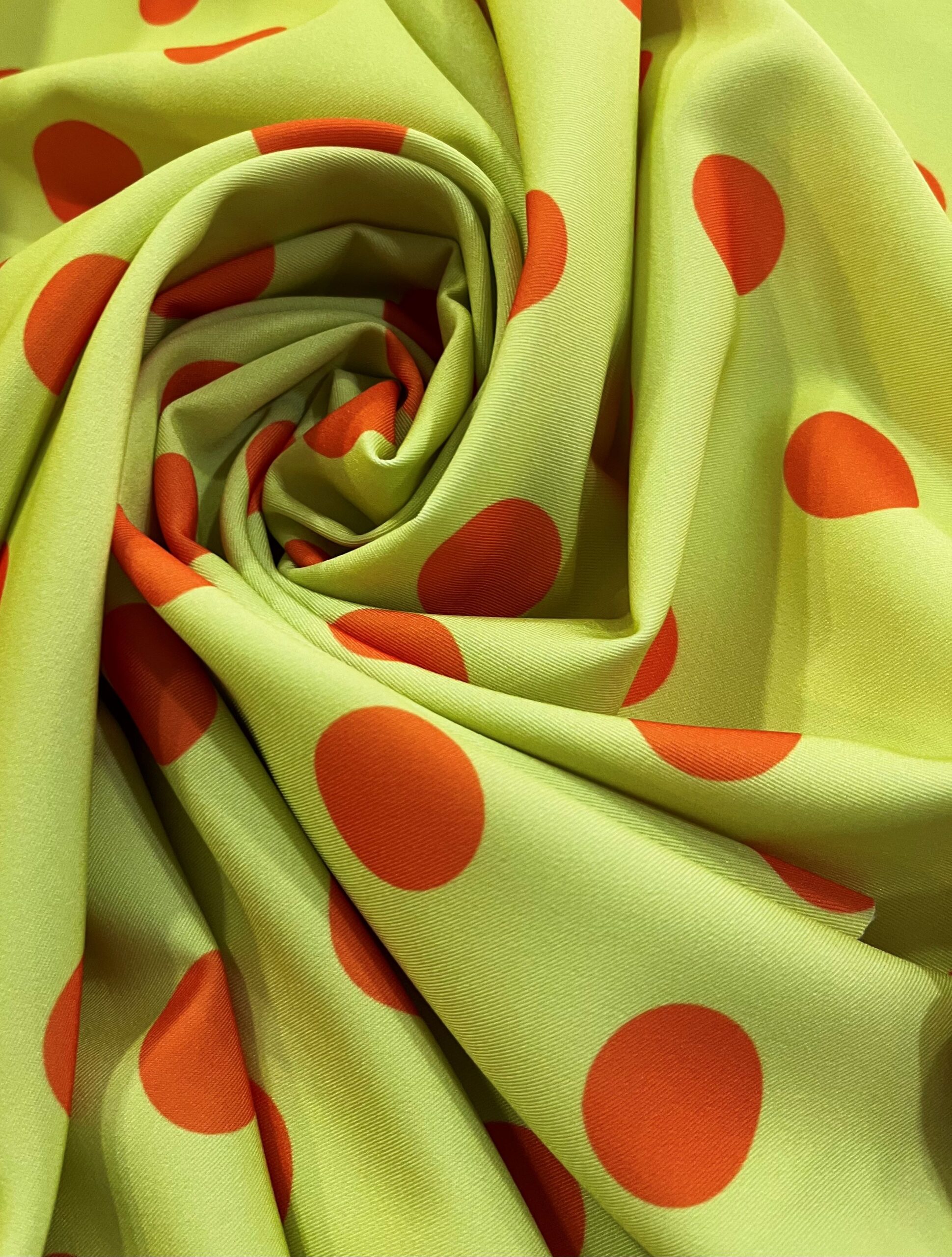 Bielástico gabardina lunar naranja f.lima