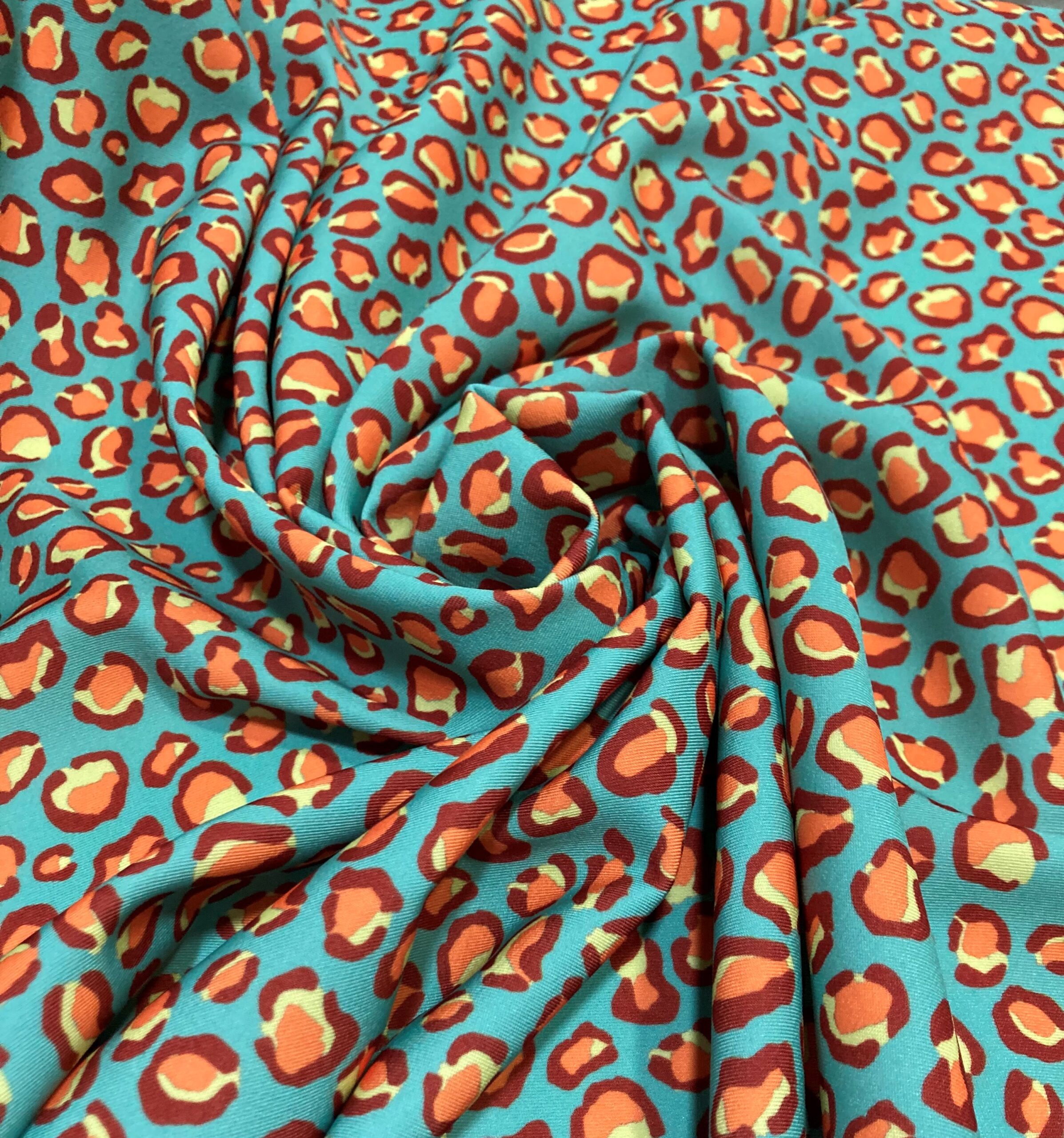 Bielástico gabardina animal print