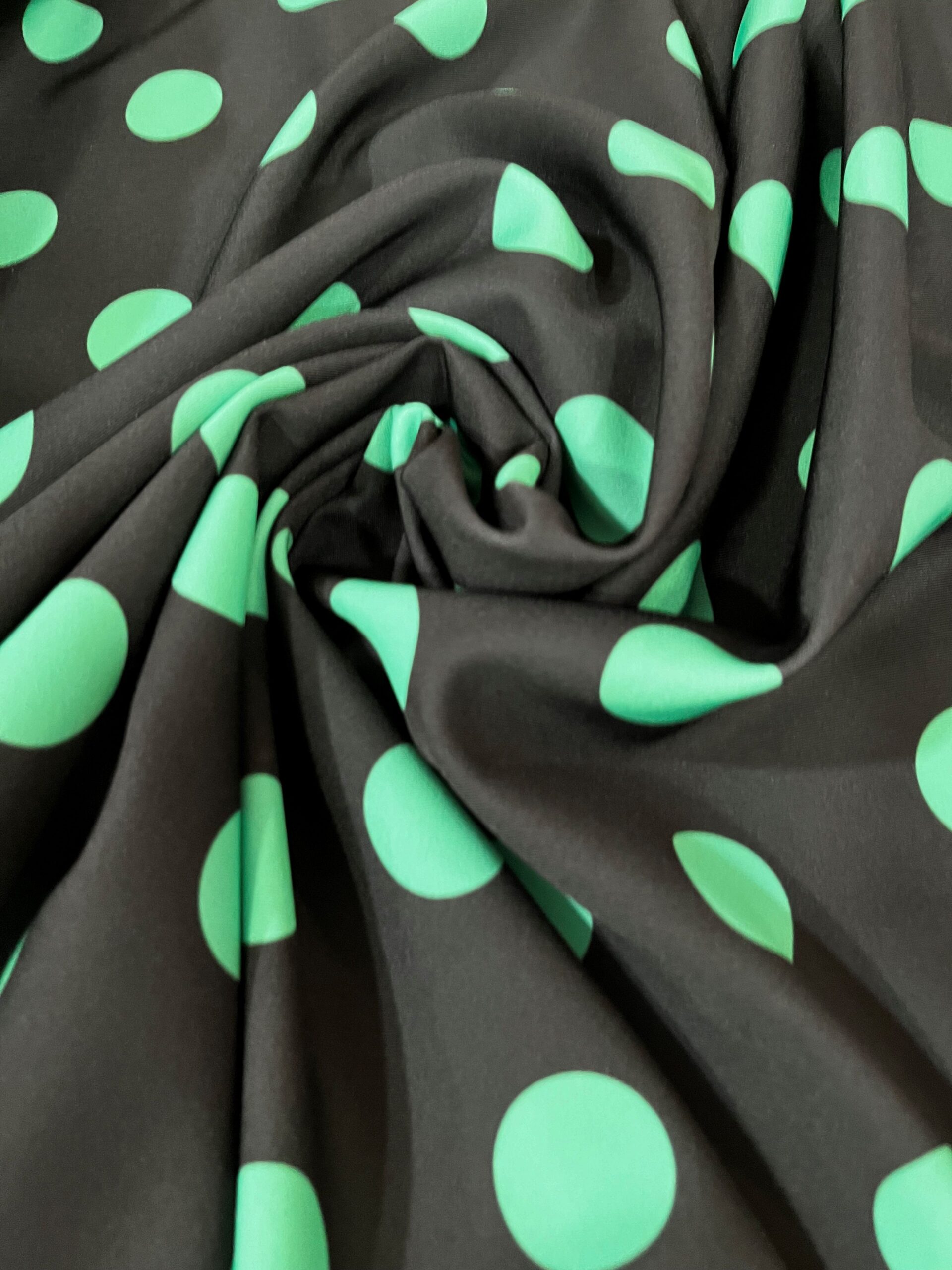 Bielástico gabardina lunar verde f.negro