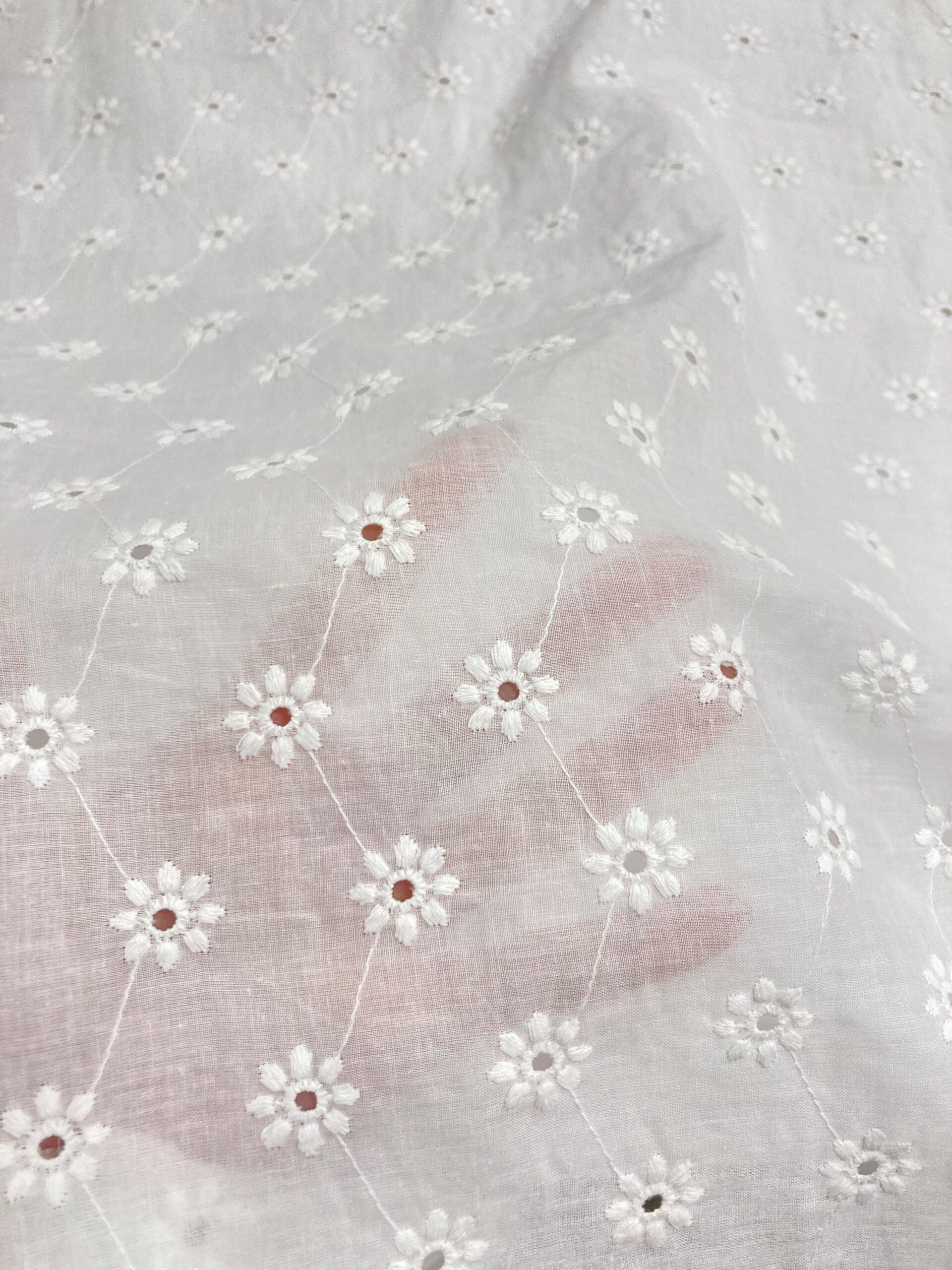 Batista Blanca Algodón Perforada kizo