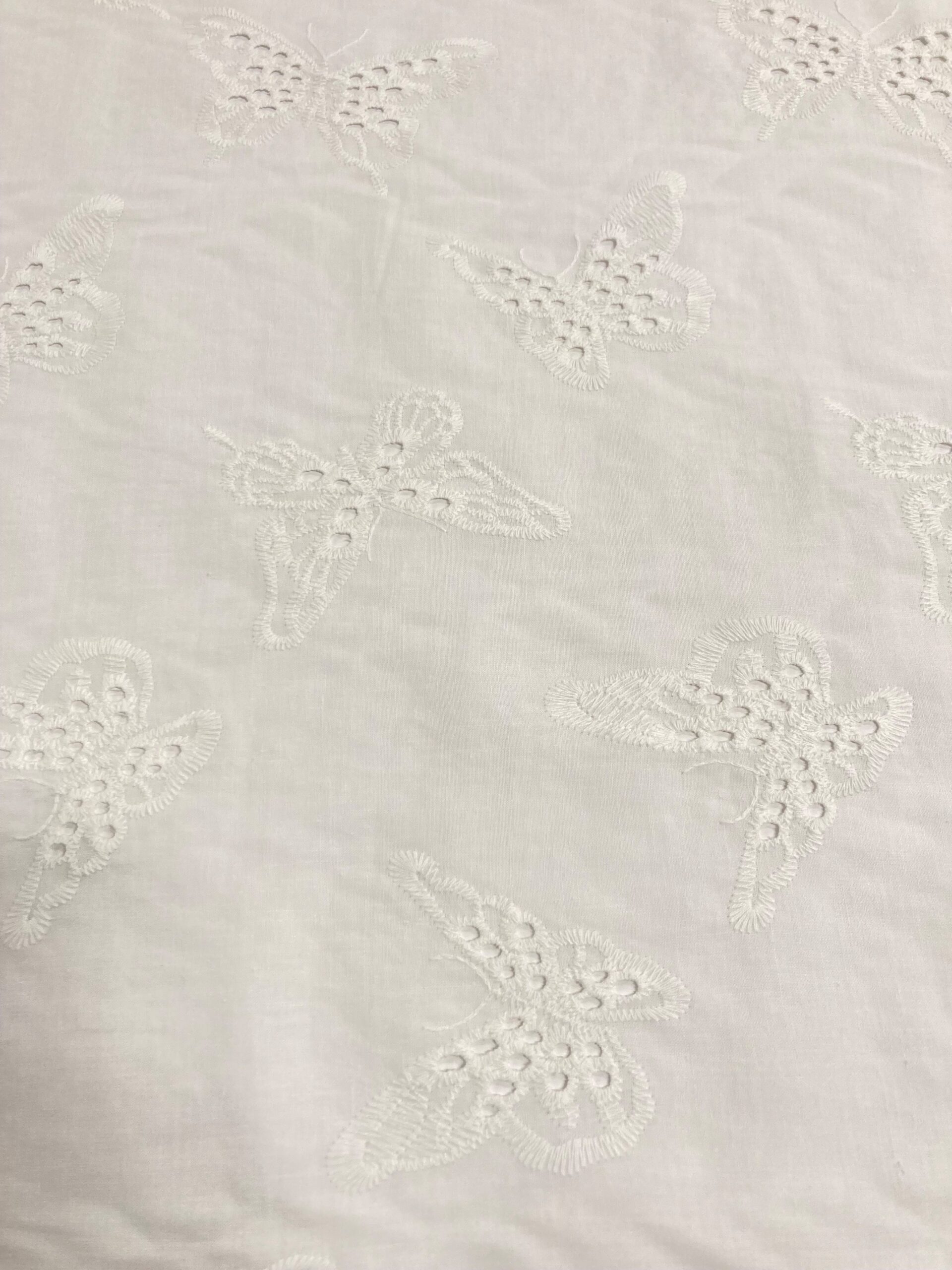 Batista Blanca Algodón Perforada Zoku