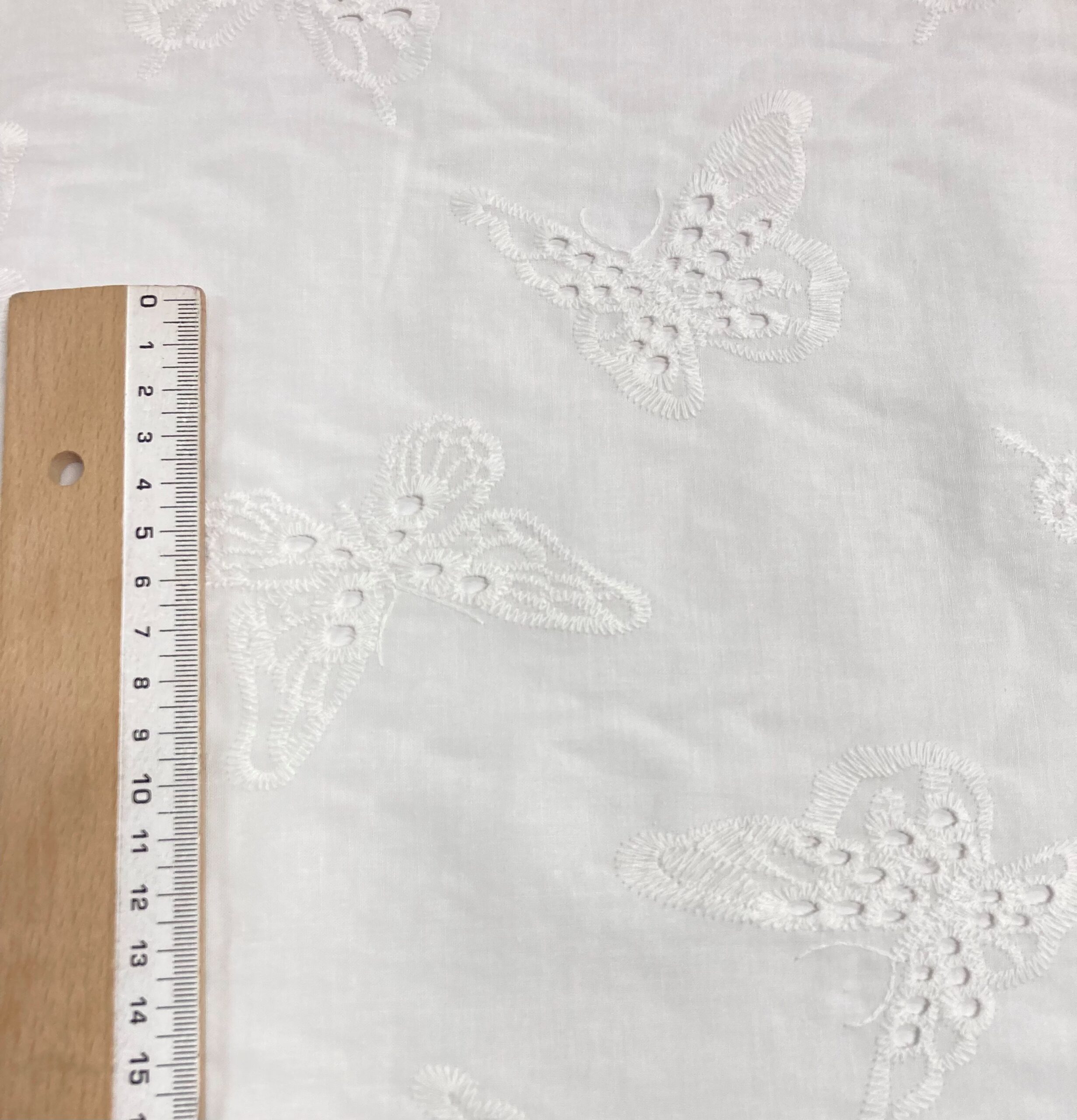 Batista Blanca Algodón Perforada Zoku