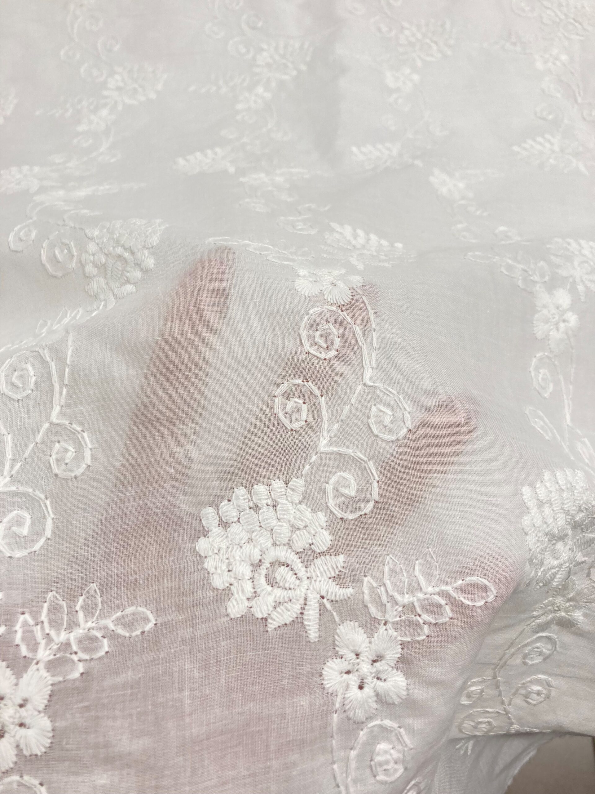 Tul bordado Kaliya crudo