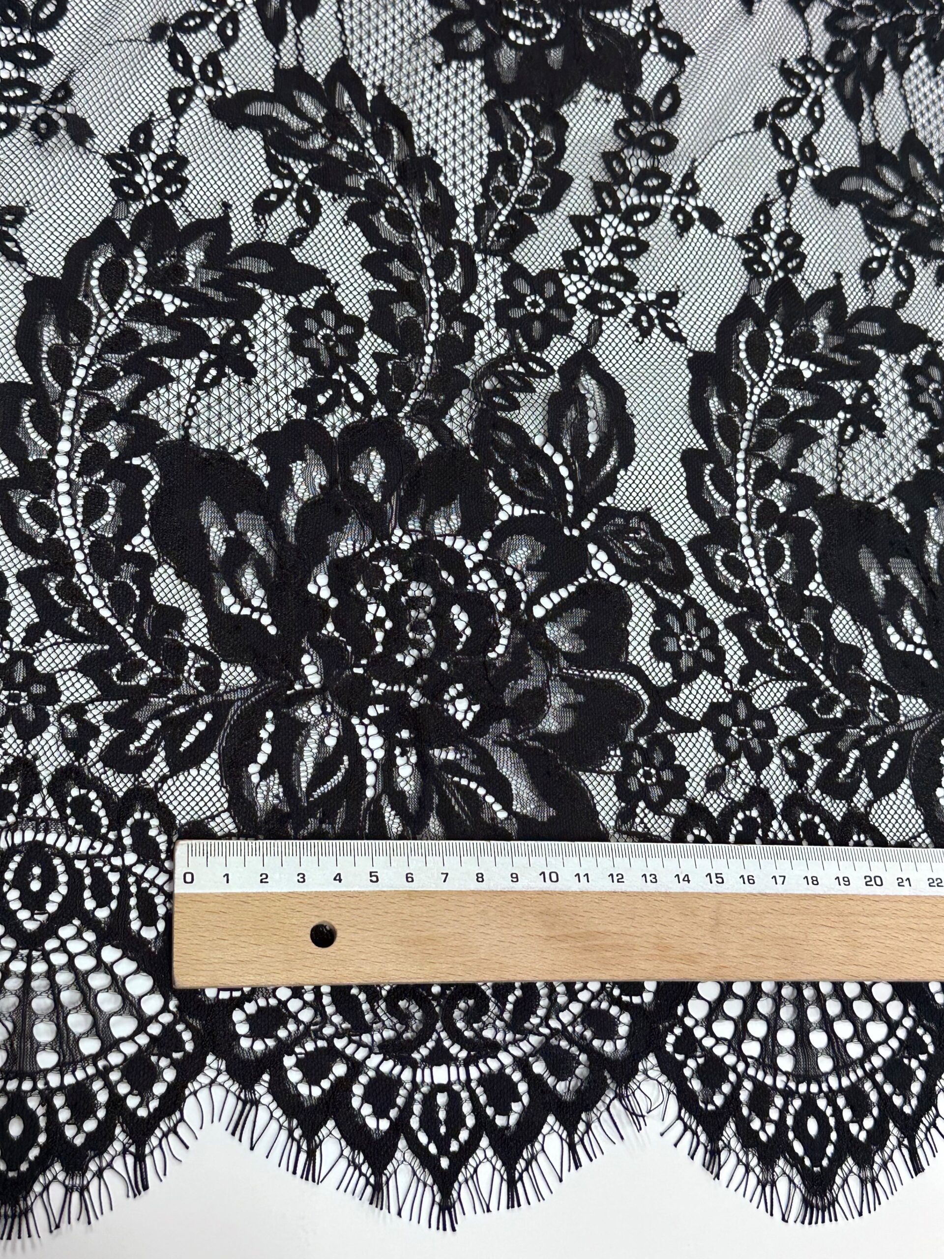 Mantilla Carmen negra