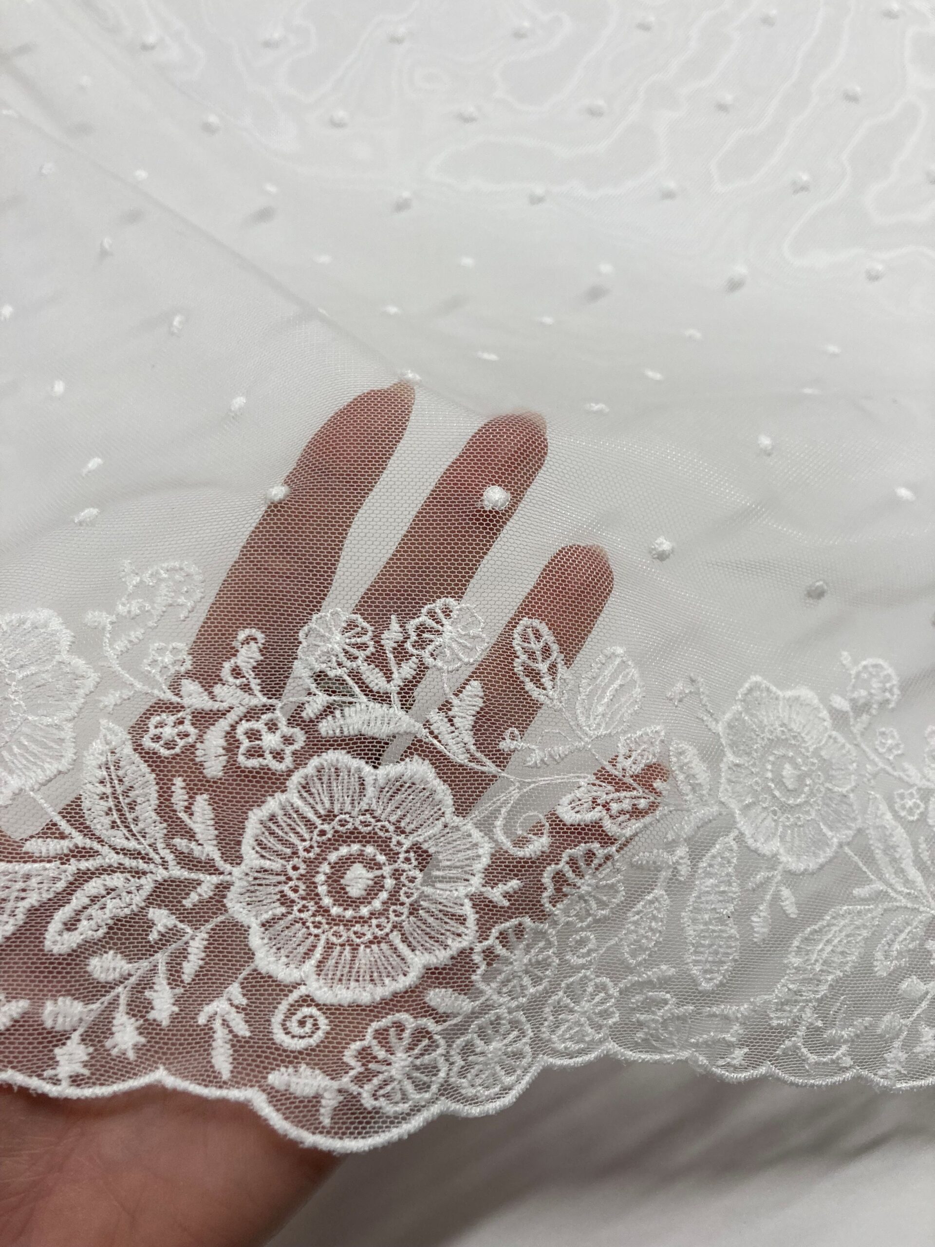 Tul bordado Bryn Blanco