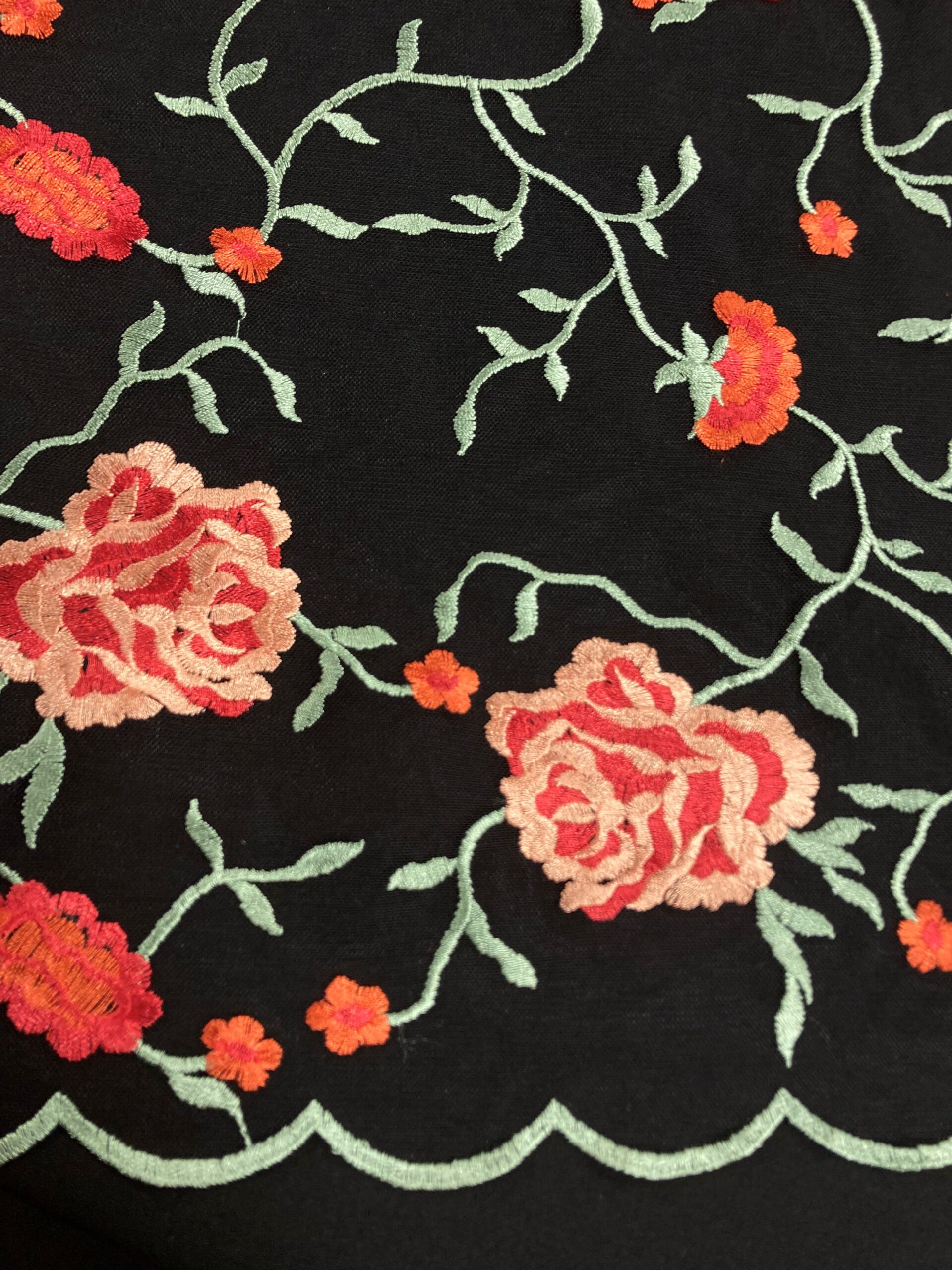 Tul bordado negro Noelia