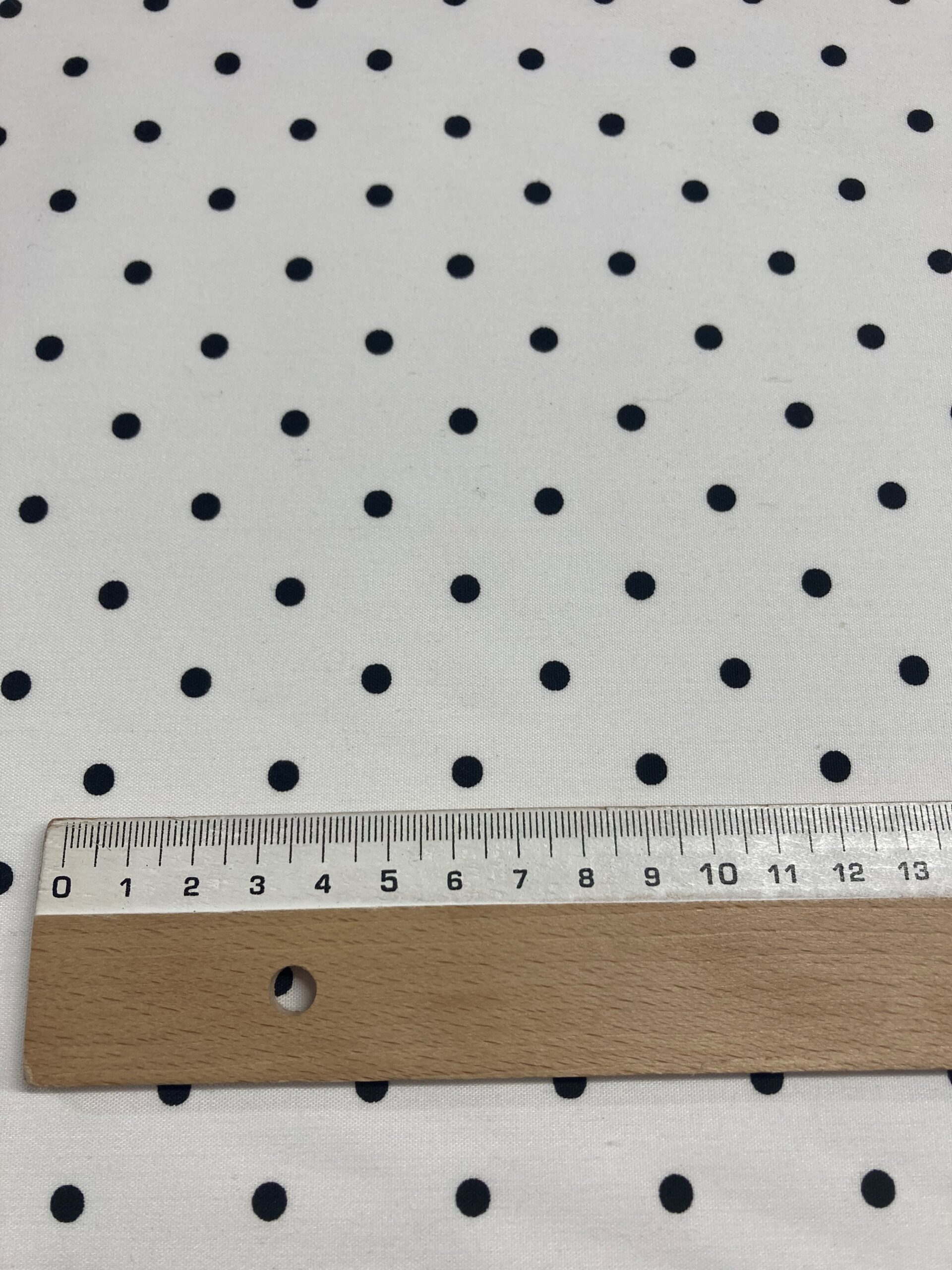 Popelín Flamenca Lunar lenteja negro