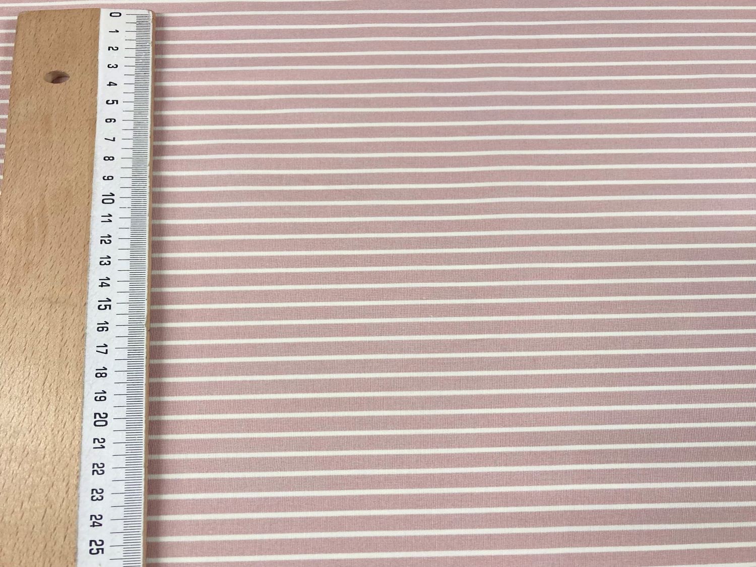 Rayas Lucía rosa maquillaje