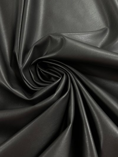 Polipiel vestir Negra