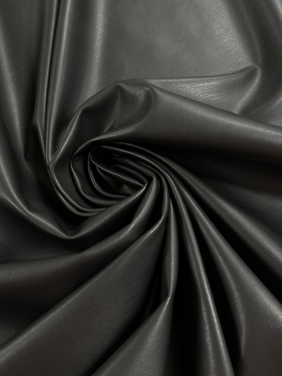 Polipiel vestir Negra