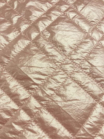Acolchado metalizado rosa
