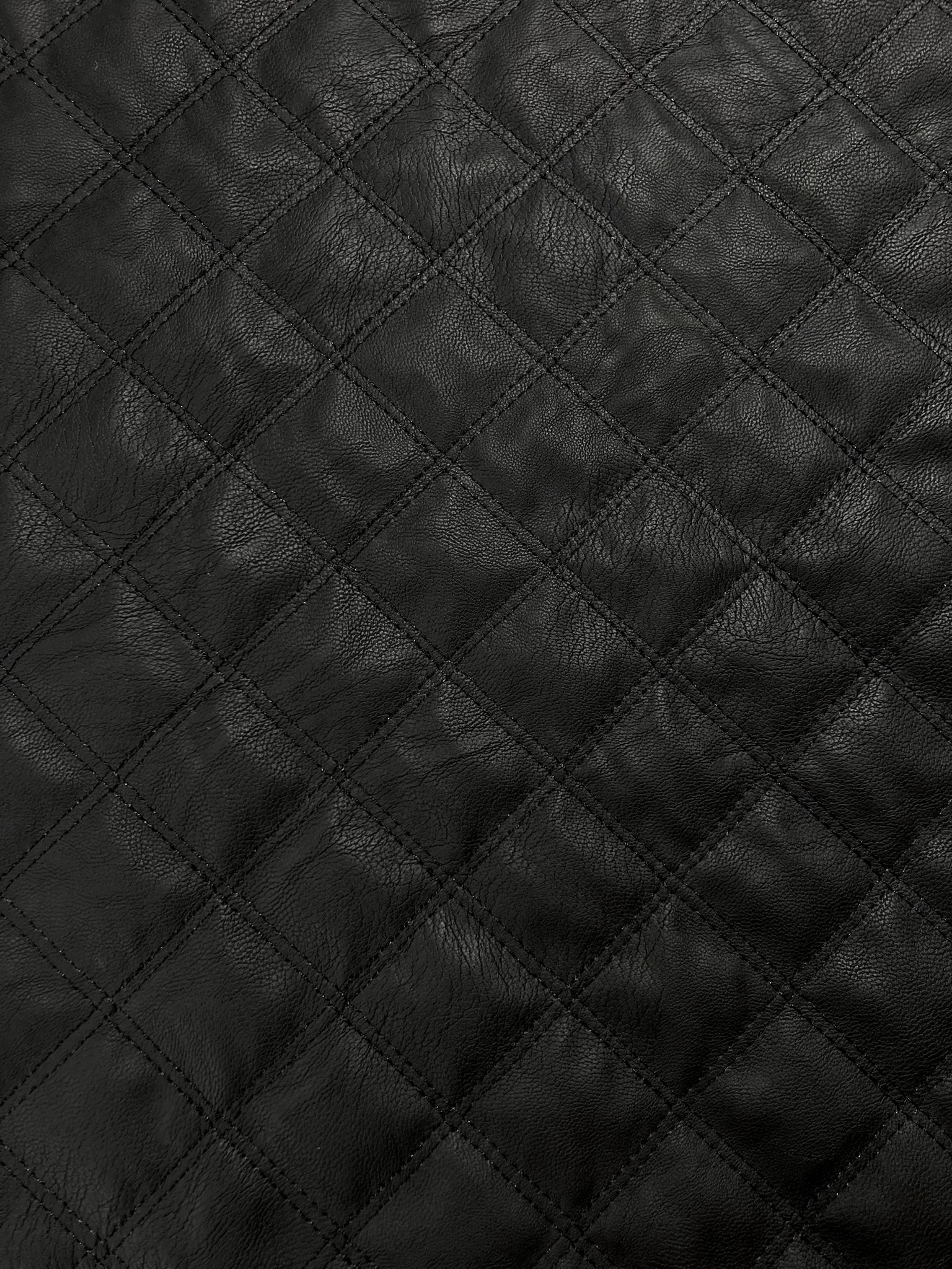 Acolchado polipiel negra